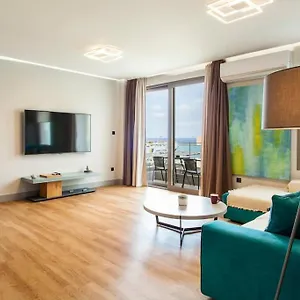  Appartement Minimal Loft Art With Sea View Over Harbour